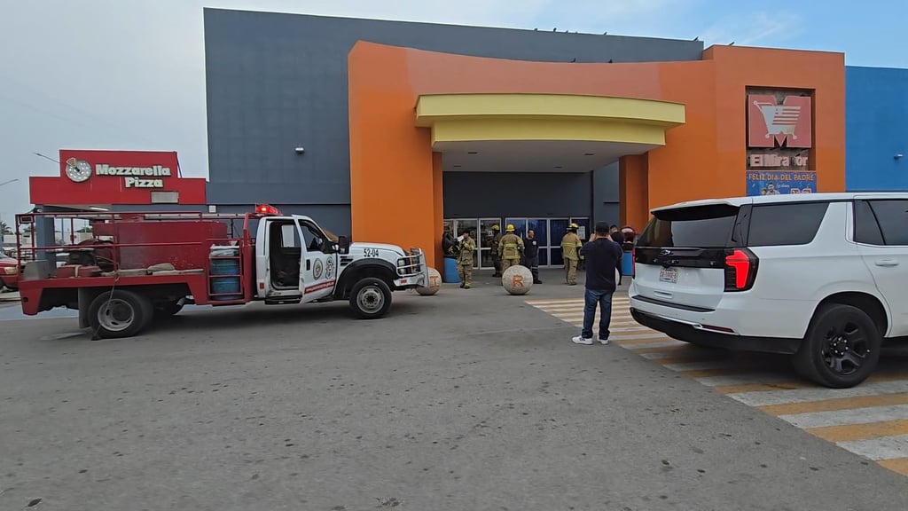 Imagen Por falsa amenaza de bomba, evacuan tres centros comerciales de Piedras Negras
