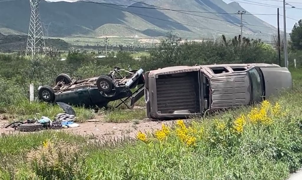 Imagen Un muerto y un lesionado de gravedad dejó doble volcadura en la Saltillo - Torreón