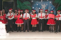 Festival. Alumnos de la Unipoli realizan un Festival Navideño para apoyar a la causa del DIF estatal de recaudar juguetes.