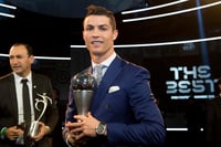 El delantero portugués Cristiano Ronaldo fue el gran protagonista en la ceremonia de entrega de los premios The Best de la FIFA. (Fotografías de AP)
