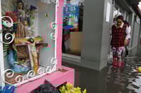 Caos. La presencia de lluvia en varias zonas de la Ciudad de México provocó inundaciones en diversos puntos.
