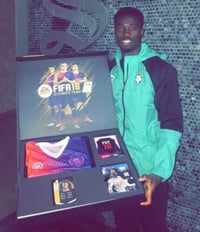 Djaniny recibe premio por estar en el FIFA Ultimate Team