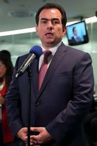 El precandidato único del Partido Revolucionario Institucional (PRI) a la gubernatura de Veracruz, José Francisco Yunes Zorrilla (imagen), advierte que no permitirá y sería imposible que la elección estuviera negociada en el altiplano para dejar al Partido Acción Nacional (PAN) en el poder en el estado. (ARCHIVO)
