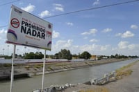 Vigilancia.  Se recorren los canales de riego, a fin de evitar que las personas se introduzcan a ellos. (EL SIGLO DE TORREÓN)