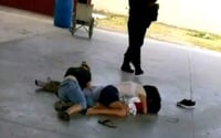 Daño colateral. El lunes pasado un estudiante de la Secundaria Técnica Número 60 murió por una bala perdida durante una persecución entre policías y criminales en el exterior del plantel. (ESPECIAL)