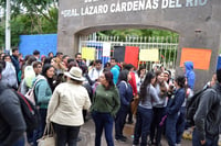 Toman plantel. Alumnas toman el Instituto de Estudios Superiores de Educación Normal por más de tres horas. (EL SIGLO DE TORREÓN)