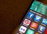 En línea. Las redes sociales son un buen medio de publicidad para el comercio en línea. (ARCHIVO)