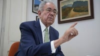 El secretario mexicano de Comunicaciones y Transportes, Javier Jiménez Espriú, afirmó este lunes que ya no es propietario de un departamento en Houston (Texas, EE.UU.), que pasó a su hijo a través de una sociedad. (TWITTER)
