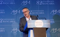 Carlos Urzúa, secretario de Hacienda señaló que el nuevo gobierno federal está tratando de combatir la corrupción de una manera más decidida. (ARCHIVO)