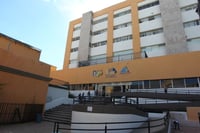 En hospitales es usual ver a familias indígenas que llevan a sus hijos al médico por cuestiones que derivaron de mala alimentación. (EL SIGLO DE TORREÓN)