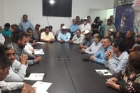 Presidentes municipales se unen en frente común para buscar solución a las altas tarifas de la CFE a los sistemas operadores de agua. (EL SIGLO DE TORREÓN/CLAUDIA LANDEROS)