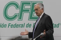 En entrevista, luego de reunirse con Alejandro Esquer, secretario particular del Presidente y representante en las mesas de diálogo para este tema, Bartlett Díaz explicó que el sistema de gasoductos que se licitó para traer gas de Estados Unidos a 14 plantas de la CFE, pero las plantas no existen. (ARCHIVO)