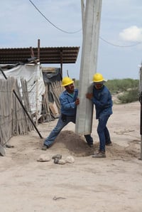 Arrancó la obra de ampliación de red eléctrica en el ejido San Salvador, como parte de los proyectos del Copladem. (EL SIGLO DE TORREÓN)