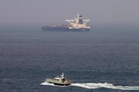  El Gobierno indio anunció este jueves la liberación de los 24 tripulantes indios a bordo del superpetrolero iraní 'Grace 1', retenido en Gibraltar por Reino Unido desde julio pasado ante las sospechas de que transportaba crudo a Siria, país sujeto a sanciones de la Unión Europea. (ARCHIVO)