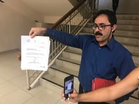 David de la Torre, marido de la mujer, presentó un documento del Hospital DIF de Monclova, en el que la dependencia canaliza a su cónyuge al Centro de Empoderamiento de la Mujer por ser víctima de violencia psicológica. (EL SIGLO COAHUILA)