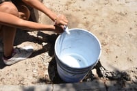 Debido a un déficit en las principales presas de México, al menos 12 estados están racionando el agua a la población. (ARCHIVO)