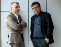 Autores de Planeta. Tras merecer el premio, los autores renunciaron a la multinacional Penguin Random House. (ARCHIVO) 