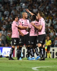 “El Emperador” Julio César Furch estuvo cerca de marcar, pero sumó su segundo duelo en fila sin anotar. (Fotografías de Jesús Galindo)
