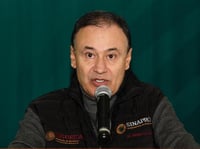 
Señaló que al comparar las tasas por cada 100 mil habitantes, la 'desaceleración del crecimiento de las víctimas de homicidio doloso es particularmente evidente'. (ARCHIVO)