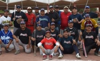 El equipo festejó la corona del segundo grupo en esta liga. (ESPECIAL)
