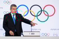 El presidente del COI Thomas Bach durante una rueda de prensa tras la reunión del comité ejecutivo del Comité Olímpico Internacional. (ESPECIAL)