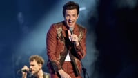 The Killers han irrumpido con fuerza este jueves pidiendo 'cautela' al mundo con su nuevo sencillo, Caution, que es además el primer anticipo del que será su sexto disco de estudio, Imploding The Mirage. (ESPECIAL)
