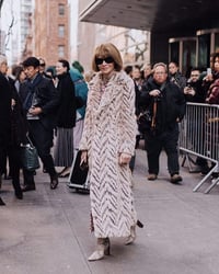 Met Gala. Anna Wintour señaló QUE ha sido pospuesta indefinidamente por la propagación del coronavirus. (ESPECIAL) 