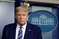 El presidente de Estados Unidos, Donald Trump, firmará hoy la orden ejecutiva para prohibir la inmigración al país no sólo de algunas regiones, como hasta ahora, sino del mundo entero. (ARCHIVO) 