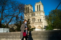 El encargado de la restauración de la catedral de Notre Dame, Jean-Louis Georgelin, dijo que a partir del lunes, se reanudarán las actividades en forma gradual. (ARCHIVO) 