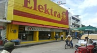 'Se logró que las tiendas Elektra se cierren, fue una decisión de los directivos, me enviaron una carta explicando y cuestionando algunas medidas que se han tomado, son críticos, pero ejerciendo su derecho a disentir, deciden hacer caso y cerrar sus tiendas, dejar solo lo que es esencial como lo establece el decreto, es decir lo que se considera básico o indispensable'.
(ARCHIVO)