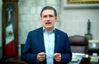 El gobernador de Durango reiteró el llamado a la ciudadanía para permanecer en casa y no salir si no es necesario. (CORTESÍA) 