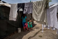 El 96 % de los venezolanos están en situación de pobreza de ingresos y 79.3 % en pobreza extrema. (EFE) 