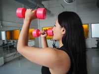 De acuerdo con el titular de Prevención Social, los protocolos de dichos espacios presentan un avance del 90 por ciento, por lo que estima que este lunes se haga entrega a los responsables de cada lugar a fin de darlos a conocer a quienes acudan a ellos.
(ARCHIVO)