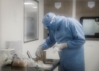 Señala Reino Unido a Rusia de intentar robar investigación sobre vacuna contra COVID-19