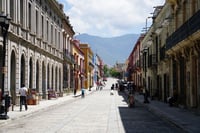 Con el respaldo de la Unión de Artesanos y Comerciantes Oaxaqueños en Lucha (UACOL), entre otras asociaciones, pidieron investigar a seudoorganizaciones que simulan apoyar a la comunidad.
