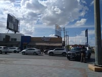 Asesinan a un hombre dentro de restaurante en Torreón
