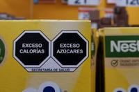 Las etiquetas de octágonos están apareciendo en la mayor parte de los productos. (ARCHIVO) 