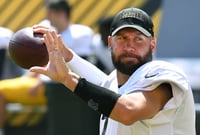 Roethlisberger no siente más dolor en su brazo de lanzar. (AP)