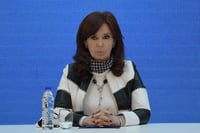 La Cámara de Casación penal argentina dejó firme este miércoles el procesamiento contra la exmandataria y actual vicepresidenta del país, Cristina Fernández de Kirchner, por presunto cohecho con relación a la recaudación de fondos ilícitos enmarcados en la 'causa de los cuadernos'. (ARCHIVO) 