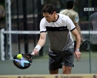 El Guille Franco juega junto a su hijo el torneo anual en las canchas de La Rosita. (CORTESÍA)