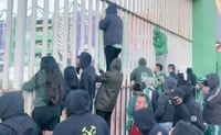 Aficionados ingresan al Estadio León y causan destrozos