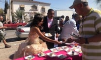 La joven quinceañera deseaba compartir su celebración con personas de bajos recursos (CAPTURA) 