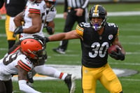 James Conner corrió para 101 yardas y tuvo una anotación. (AP)