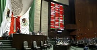 Con el voto en contra del PT, así como de algunos panistas, y abstenciones del PRI, los diputados federales aprobaron la primera reforma del paquete fiscal que son modificaciones a la Ley de Disciplina Financiera de las Entidades Federativas y los Municipios, para quitar candados a estados y municipios, y que puedan contratar deuda y puedan reestructurar la que ya tengan contratada y que haya sido celebrada en el ejercicio anterior, con la condición de que hayan tenido caídas mayores al 5% del PIB. (ESPECIAL)