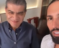 Este jueves, el influencer y conductor Poncho De Nigris visitó la ciudad de Saltillo, Coahuila y compartió historias de Instagram junto al gobernador del estado Miguel Ángel Riquelme Solis. (Especial) 
