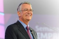 Ricardo Salinas Pliego, presidente de Grupo Salinas, aseguró este martes que tanto él como sus empresas pagan impuestos.
(ARCHIVO)