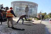 La obra de pavimentación se lleva a cabo sobre la avenida Matamoros y se destinan 3.7 millones de pesos.