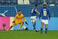 Jorginho anotó de penal el primer tanto de Italia, en la victoria 2-0 sobre los polacos.