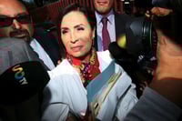 Robles participó en la entrega de recursos para que paracaidistas no invadieran Texcoco. (ARCHIVO)