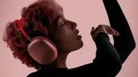 Apple anuncia sus AirPods Max con diseño de diadema